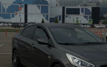 Hyundai Solaris II рестайлинг, 2013 год, 950 000 рублей, 4 фотография
