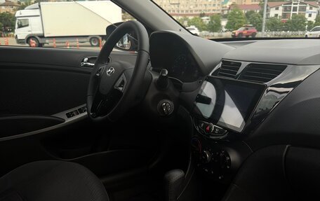 Hyundai Solaris II рестайлинг, 2013 год, 950 000 рублей, 15 фотография