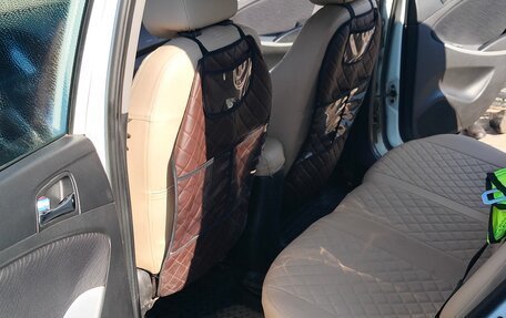Hyundai Solaris II рестайлинг, 2011 год, 730 000 рублей, 4 фотография