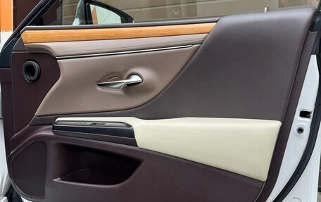 Lexus ES VII, 2019 год, 3 250 000 рублей, 22 фотография