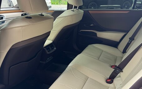 Lexus ES VII, 2019 год, 3 250 000 рублей, 16 фотография