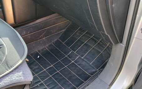 Toyota Land Cruiser Prado 150 рестайлинг 2, 2011 год, 2 900 000 рублей, 11 фотография