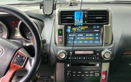 Toyota Land Cruiser Prado 150 рестайлинг 2, 2011 год, 2 900 000 рублей, 2 фотография