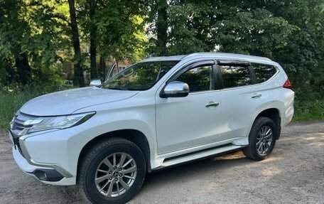 Mitsubishi Pajero Sport III рестайлинг, 2018 год, 2 450 000 рублей, 4 фотография