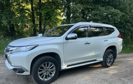 Mitsubishi Pajero Sport III рестайлинг, 2018 год, 2 450 000 рублей, 6 фотография