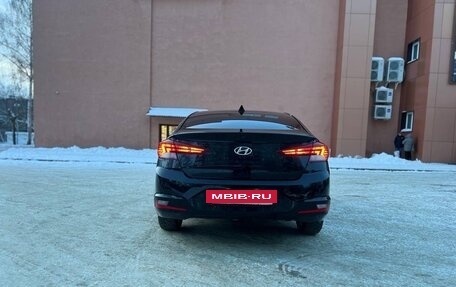Hyundai Elantra VI рестайлинг, 2019 год, 1 799 999 рублей, 6 фотография
