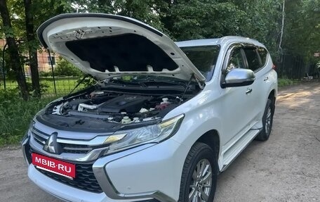 Mitsubishi Pajero Sport III рестайлинг, 2018 год, 2 450 000 рублей, 13 фотография