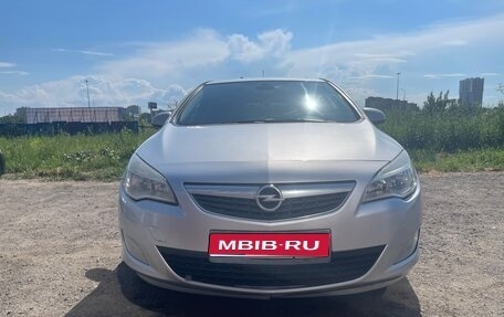 Opel Astra J, 2010 год, 550 000 рублей, 1 фотография