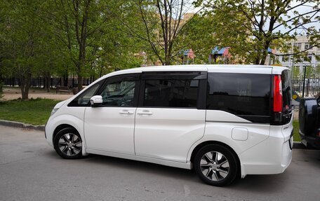 Honda Stepwgn IV, 2015 год, 1 750 000 рублей, 4 фотография
