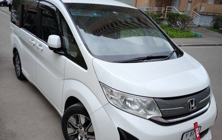 Honda Stepwgn IV, 2015 год, 1 750 000 рублей, 2 фотография