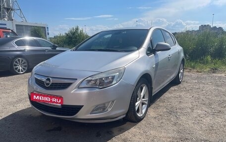 Opel Astra J, 2010 год, 550 000 рублей, 2 фотография