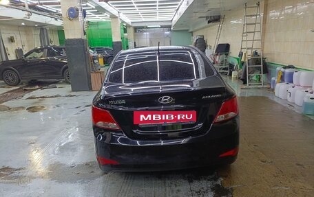 Hyundai Solaris II рестайлинг, 2015 год, 950 000 рублей, 13 фотография