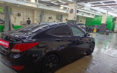 Hyundai Solaris II рестайлинг, 2015 год, 950 000 рублей, 14 фотография