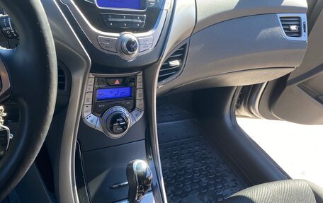 Hyundai Elantra V, 2013 год, 900 000 рублей, 4 фотография