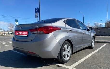 Hyundai Elantra V, 2013 год, 900 000 рублей, 2 фотография