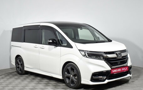 Honda Stepwgn IV, 2018 год, 3 050 000 рублей, 4 фотография
