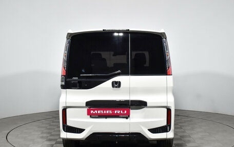 Honda Stepwgn IV, 2018 год, 3 050 000 рублей, 7 фотография