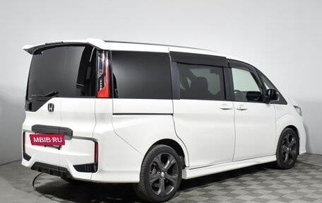 Honda Stepwgn IV, 2018 год, 3 050 000 рублей, 6 фотография