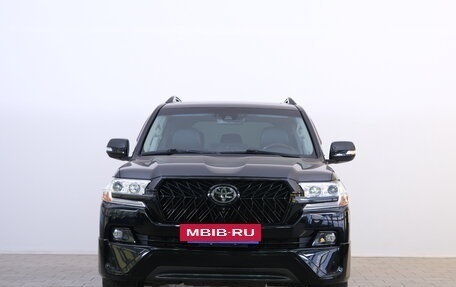 Toyota Land Cruiser 200, 2017 год, 6 499 000 рублей, 3 фотография