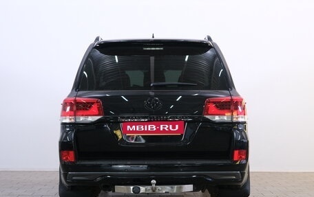 Toyota Land Cruiser 200, 2017 год, 6 499 000 рублей, 6 фотография