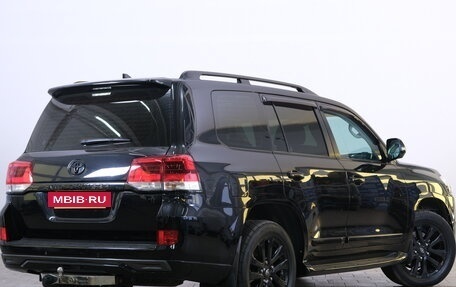 Toyota Land Cruiser 200, 2017 год, 6 499 000 рублей, 7 фотография