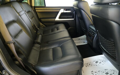 Toyota Land Cruiser 200, 2017 год, 6 499 000 рублей, 27 фотография