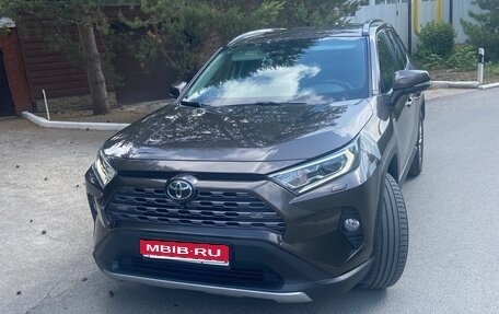 Toyota RAV4, 2021 год, 3 700 000 рублей, 1 фотография