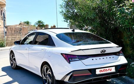 Hyundai Elantra, 2024 год, 2 200 000 рублей, 18 фотография