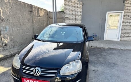 Volkswagen Jetta VI, 2008 год, 750 000 рублей, 3 фотография