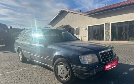 Mercedes-Benz E-Класс, 1994 год, 270 000 рублей, 2 фотография