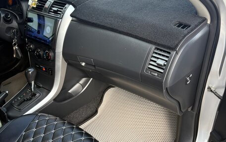 Toyota Corolla, 2011 год, 1 050 000 рублей, 4 фотография