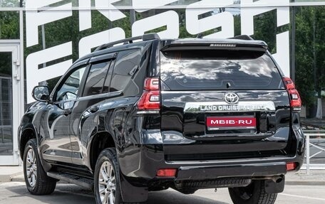 Toyota Land Cruiser Prado 150 рестайлинг 2, 2018 год, 4 800 000 рублей, 2 фотография