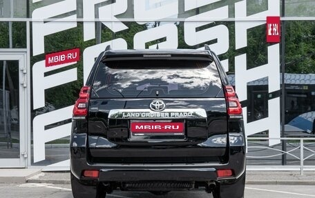 Toyota Land Cruiser Prado 150 рестайлинг 2, 2018 год, 4 800 000 рублей, 4 фотография