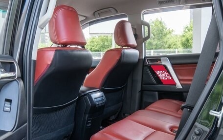 Toyota Land Cruiser Prado 150 рестайлинг 2, 2018 год, 4 800 000 рублей, 14 фотография