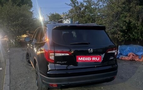 Honda Pilot III рестайлинг, 2021 год, 2 200 000 рублей, 3 фотография