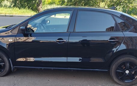 Volkswagen Polo VI (EU Market), 2017 год, 940 000 рублей, 2 фотография