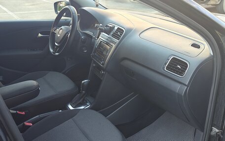 Volkswagen Polo VI (EU Market), 2017 год, 940 000 рублей, 9 фотография
