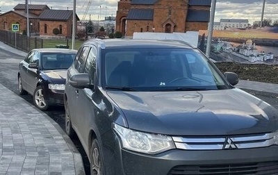 Mitsubishi Outlander III рестайлинг 3, 2014 год, 2 100 000 рублей, 1 фотография