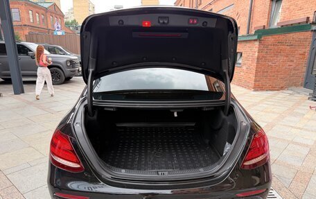 Mercedes-Benz E-Класс, 2018 год, 4 300 000 рублей, 19 фотография