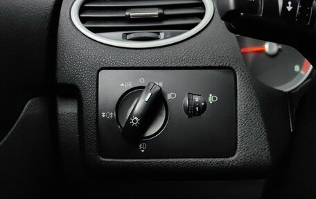 Ford Focus II рестайлинг, 2005 год, 349 000 рублей, 21 фотография