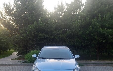Hyundai Solaris II рестайлинг, 2012 год, 700 000 рублей, 1 фотография
