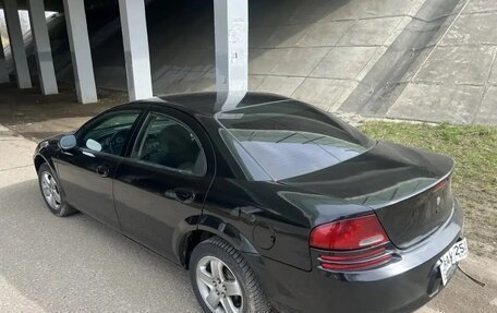 Dodge Stratus II, 2004 год, 245 000 рублей, 2 фотография