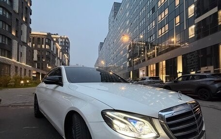 Mercedes-Benz E-Класс, 2019 год, 5 200 000 рублей, 10 фотография