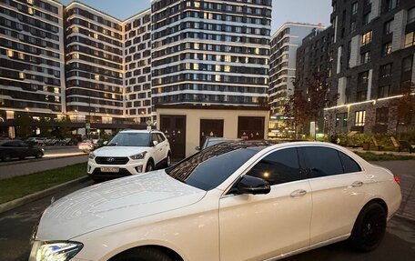 Mercedes-Benz E-Класс, 2019 год, 5 200 000 рублей, 21 фотография