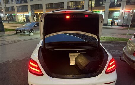 Mercedes-Benz E-Класс, 2019 год, 5 200 000 рублей, 29 фотография