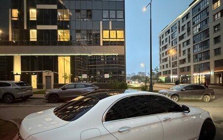 Mercedes-Benz E-Класс, 2019 год, 5 200 000 рублей, 23 фотография