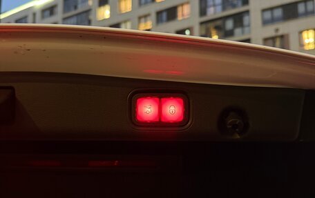 Mercedes-Benz E-Класс, 2019 год, 5 200 000 рублей, 30 фотография