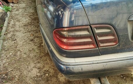 Mercedes-Benz E-Класс, 1997 год, 265 000 рублей, 6 фотография