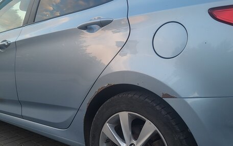 Hyundai Solaris II рестайлинг, 2012 год, 700 000 рублей, 5 фотография