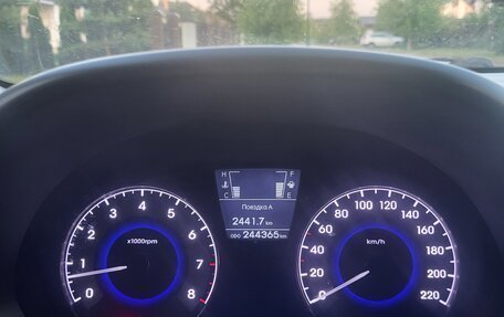 Hyundai Solaris II рестайлинг, 2012 год, 700 000 рублей, 10 фотография